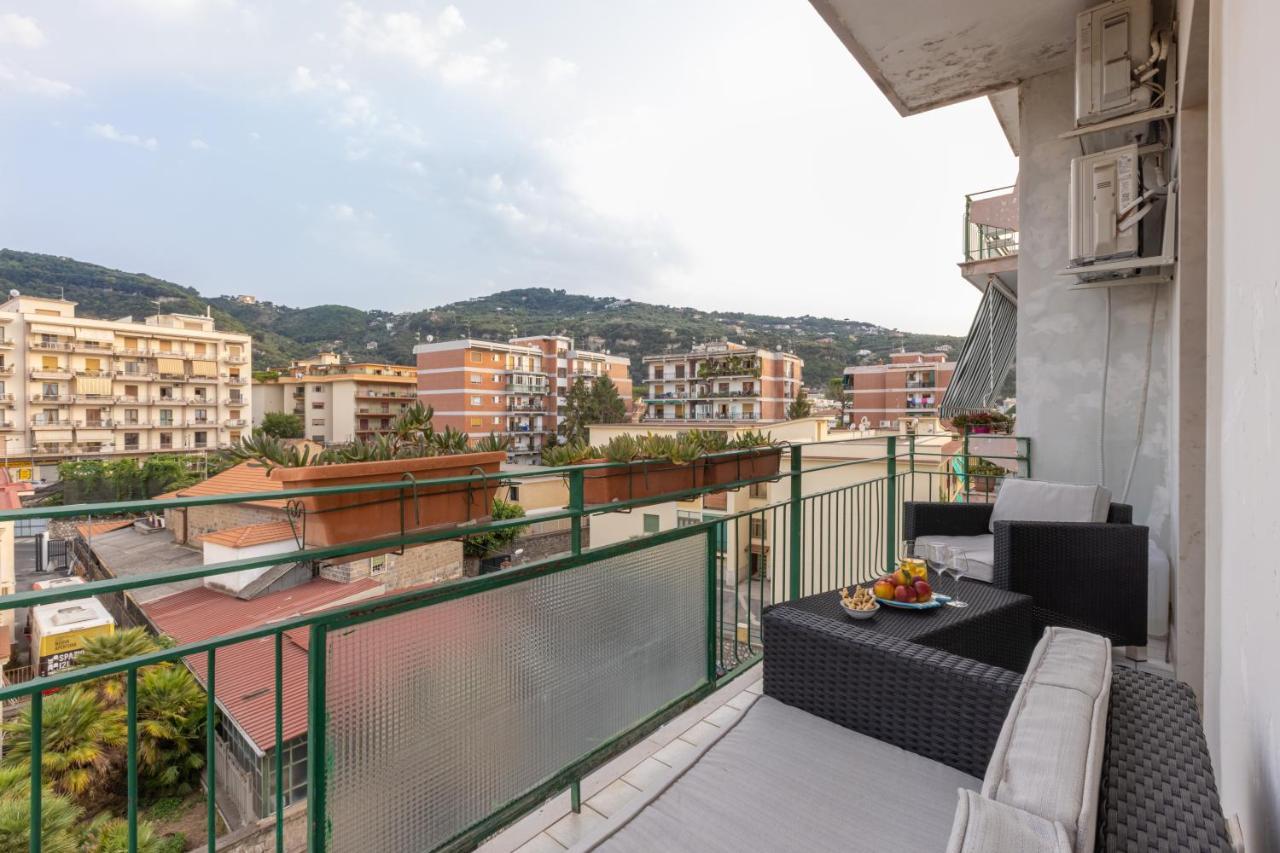 Sorrentovibes - Family Home With Terrace & Amazing View In Sorrento Center Exterior foto