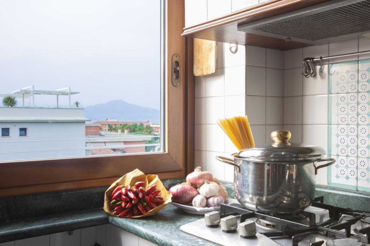 Sorrentovibes - Family Home With Terrace & Amazing View In Sorrento Center Exterior foto