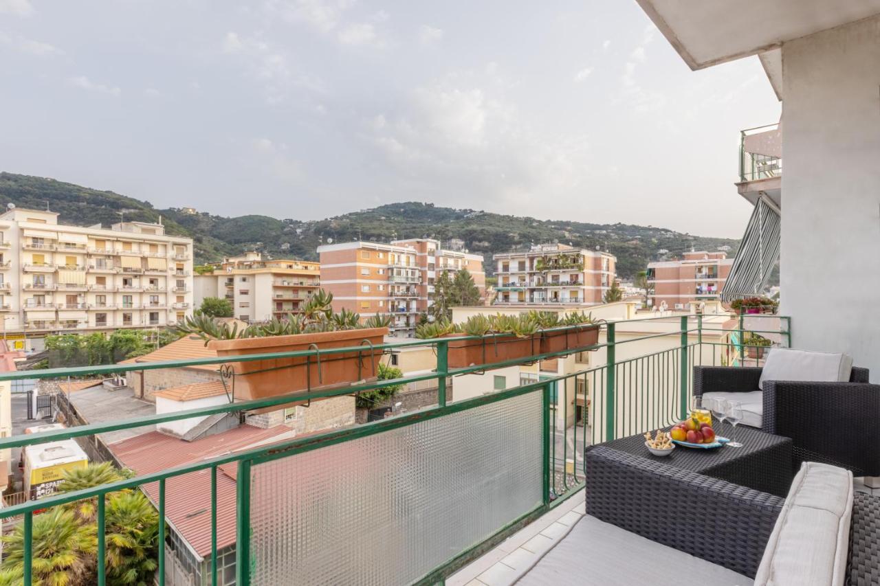 Sorrentovibes - Family Home With Terrace & Amazing View In Sorrento Center Exterior foto