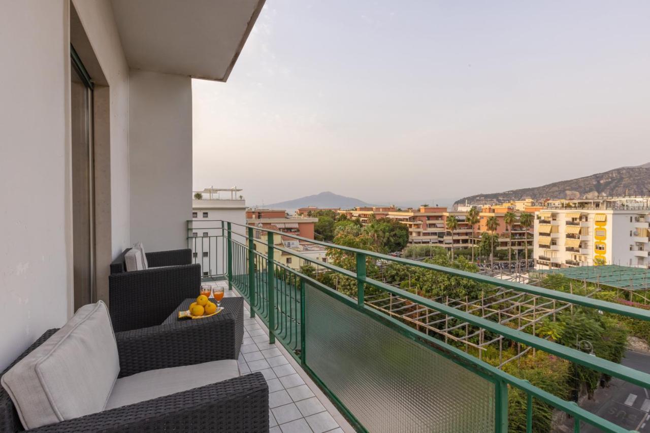 Sorrentovibes - Family Home With Terrace & Amazing View In Sorrento Center Exterior foto